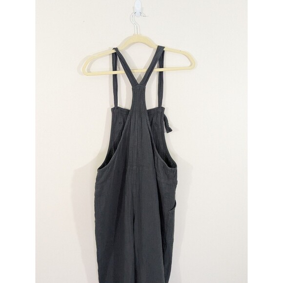 Aerie Lightweight Rolled Leg Gray Gauze Overalls Sz M Art Teacher Relaxed Fit - Picture 9 of 11